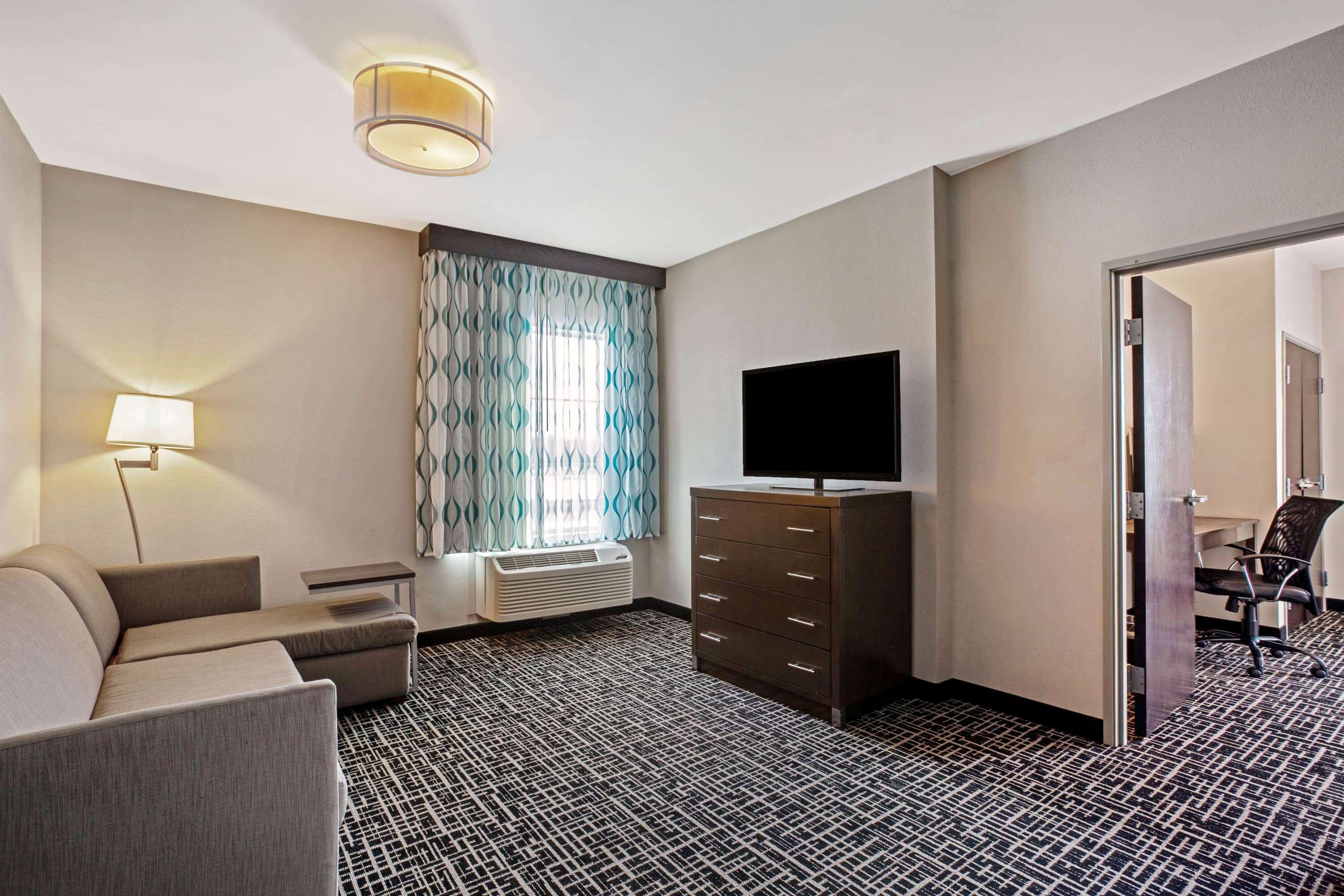 La Quinta By Wyndham York Hotel Exterior photo