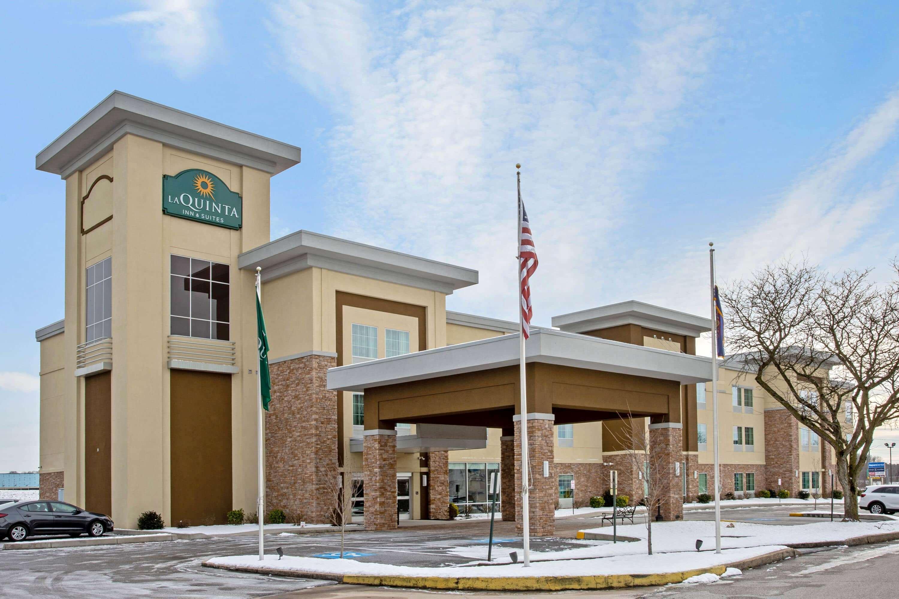La Quinta By Wyndham York Hotel Exterior photo