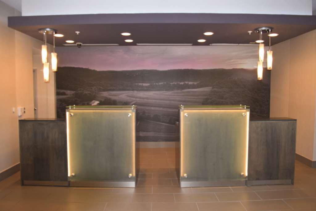 La Quinta By Wyndham York Hotel Interior photo